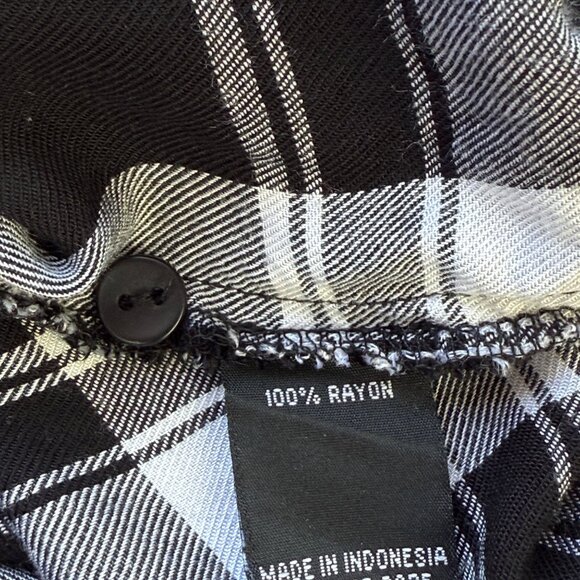 BCX Black & White Plaid Button-Up Shirt Roll-Tab Sleeves & Split Back Hem Sz XL - Picture 7 of 7